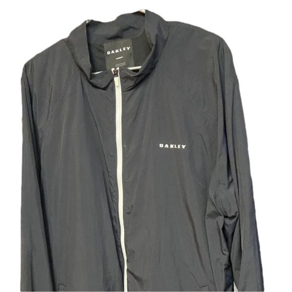 OAKLEY Nylon Jacket. Fits More Like a 1X-2X. Tag says 3x but runs  small - Picture 1 of 4
